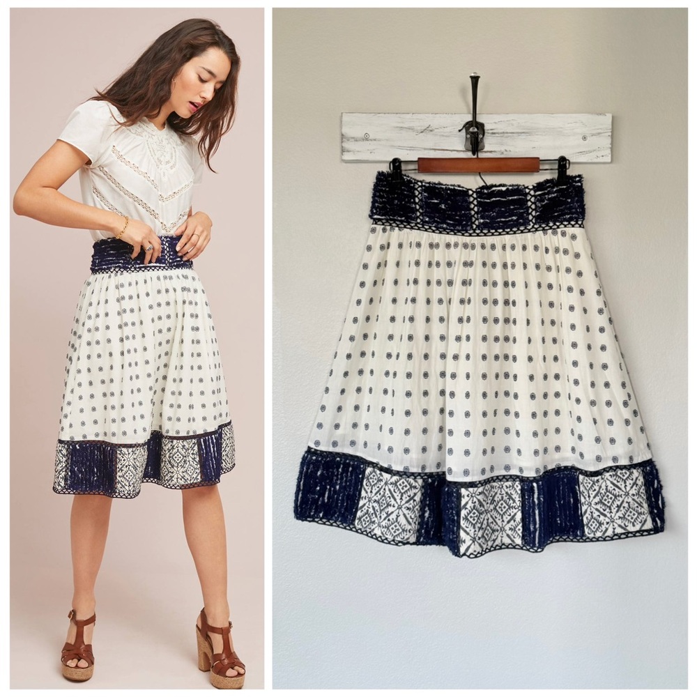 ANTHROPOLOGIE M MAEVE Jansen Embroidered Skirt • Navy Blue Cream Textured
